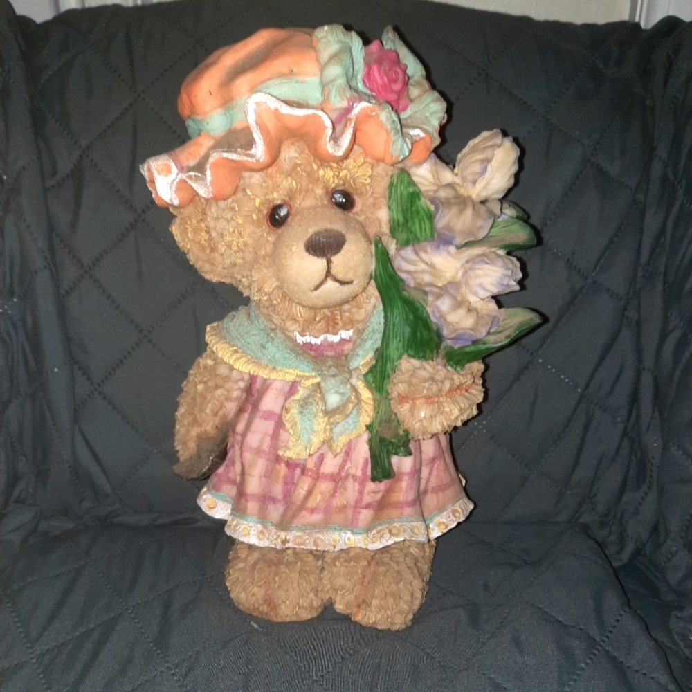 gardening bear